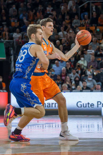 反击还是控 反击还是控