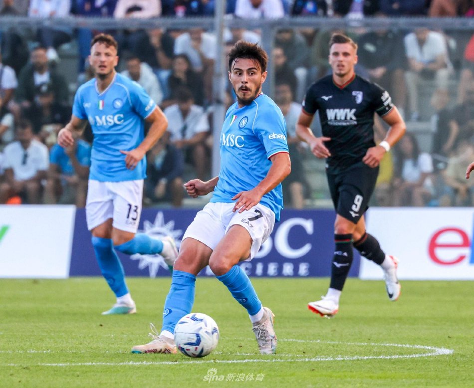 台上积累更 台上积累更