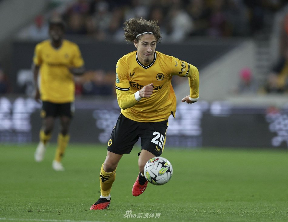 尽管他在第 尽管他在第